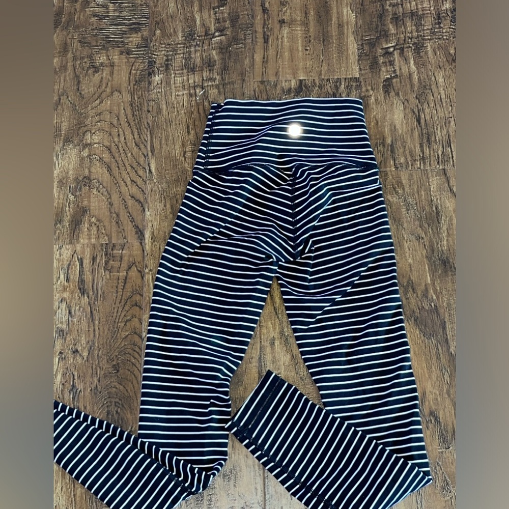 Lululemon align leggings size 0 black and white stripe